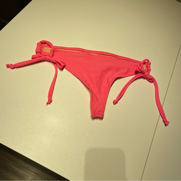 Two thong bikini bottoms - Picture 6 of 6